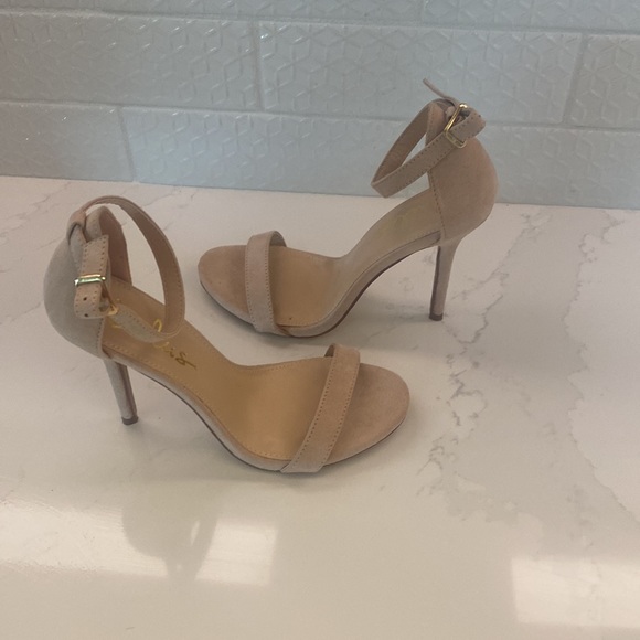 Brand new size 7 Lulus natural colored heels - Picture 4 of 4